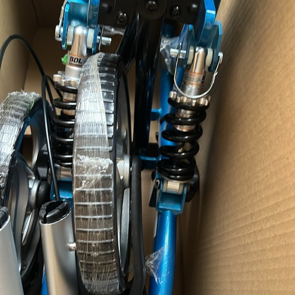 HEAO Rollator Walker for Seniors, Rolling Walkers with Cup Holder and 10" Wheels - Picture 12 of 12